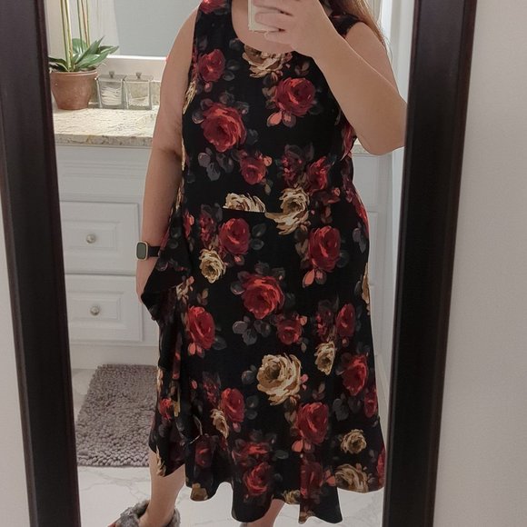 โSOLDโ Party Time Dress! ๐ - Picture 1 of 7